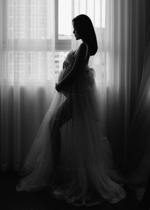 Chia sẻ về bạn trai, Phạm Quỳnh Anh cho biết: "Người ấy xuất hiện vào lúc Quỳnh Anh không còn tìm kiếm gì nữa. Không đi tìm kiếm không phải vì mình không tin vào tình yêu nữa, mà vì mình còn quá nhiều điều cần lo như cuộc sống, sự nghiệp, hai bé con của mình. Khi đó, ông trời se duyên cho mình với một người bạn...Hiện tại tôi đón nhận duyên mới với tâm trạng nhẹ nhàng và hạnh phúc".