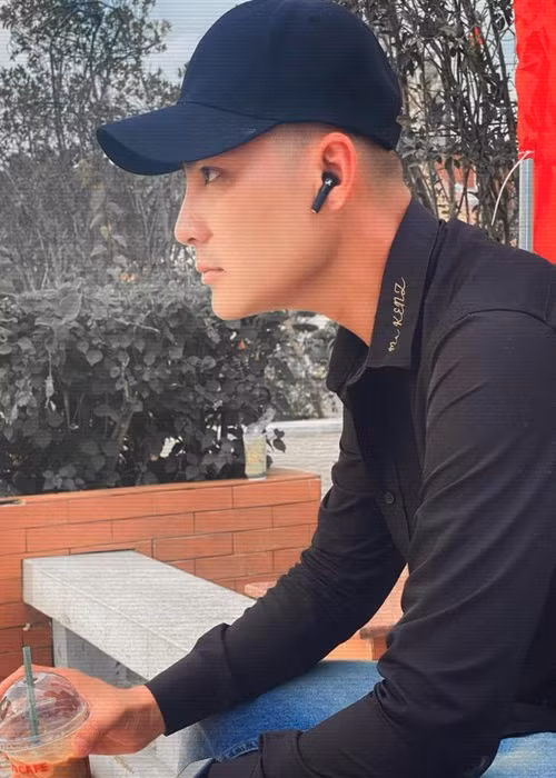 Gần đây, chồng cũ Lâm Khánh Chi hạn chế đăng ảnh bên Trần Yến hay nhắc đến bạn gái. Ảnh: FBNV