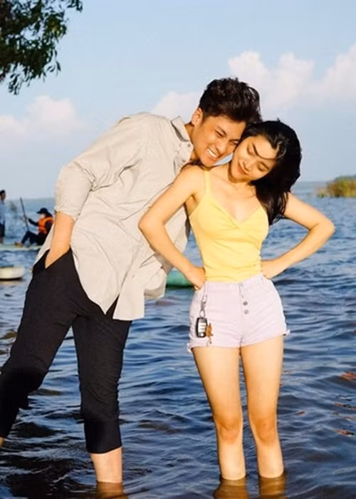 Chồng cũ Lâm Khánh Chi không ít lần bênh vực Trần Yến khi cô bị antifan công kích về chuyện tình cảm. Theo Phi Hùng, anh và bạn gái chưa bao giờ là người sai. Nếu antifan muốn công kích, anh sẵn sàng đối mặt thay Trần Yến. Ảnh: FBNV