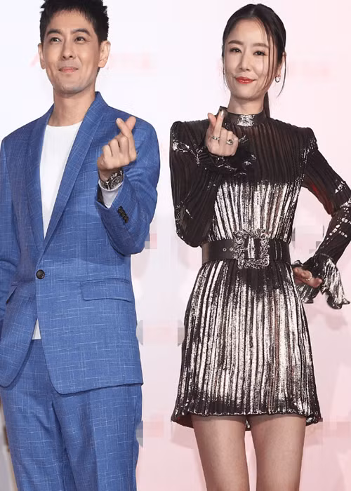 Lâm Chí Dĩnh chia sẻ: "Tất cả đều đã là chuyện quá khứ". Lâm Tâm Như tiếp lời: "Hơn nữa, chúng tôi không phải là người yêu cũ của nhau, mà là người yêu rất cũ". Ảnh: Tiền Phong