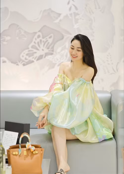 Trong cuộc phỏng vấn với Tổ Quốc, Trà My chia sẻ, cô không bận tâm trước ý kiến cho rằng cô đi thi hoa hậu chỉ để tìm được một người chồng đại gia. “Nếu không đi thi hoa hậu, tôi khẳng định cũng sẽ lấy được một người chồng tốt. Mục tiêu của tôi không phải là lấy chồng giàu, mà lấy người đàn ông tốt, xứng đáng với mình”, Trà My nói.