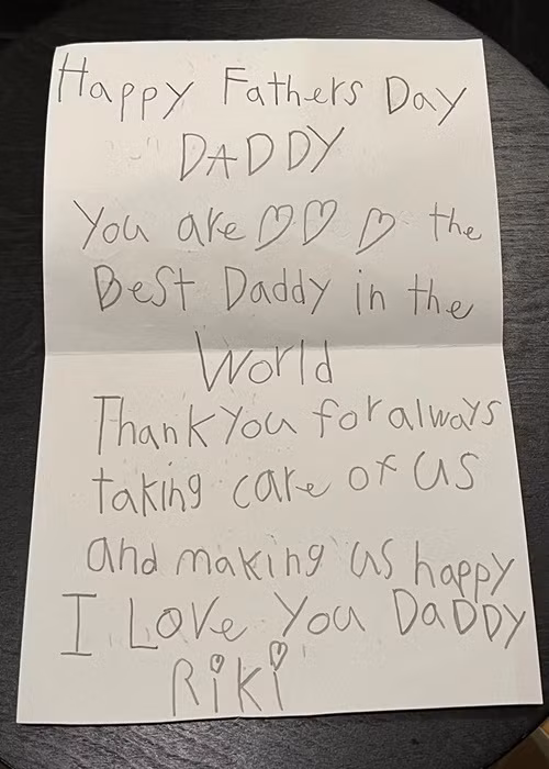 Cách đây không lâu, Louis Nguyễn khoe bức thư bé Richard và Chloe viết nhân Ngày của cha. Bức thư của bé Richard có nội dung tạm dịch: "Chúc mừng Ngày của cha. Cha là người cha tốt nhất trên thế giới. Cảm ơn cha vì cha đã luôn yêu thương và làm cho chúng con hạnh phúc. Con yêu cha". Còn con gái Tăng Thanh Hà viết: "Gửi cha, con yêu cha. Con mong cha có một Ngày của cha vui vẻ".