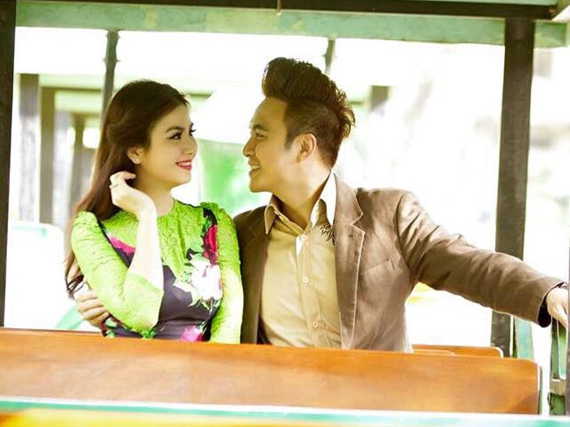 Ông xã của Kha Ly là diễn viên Thanh Duy. Theo Một thế giới, cả hai gặp nhau lần đầu tiên khi diễn chung cùng một vở kịch. Lúc đó, Kha Ly và Thanh Duy đều có nửa kia. Sau vài năm, Kha Ly và Thanh Duy được mời đi hát cùng nhau 1 ca khúc. Lúc đó, đều đang độc thân nên cả hai bắt đầu tìm hiểu nhau.