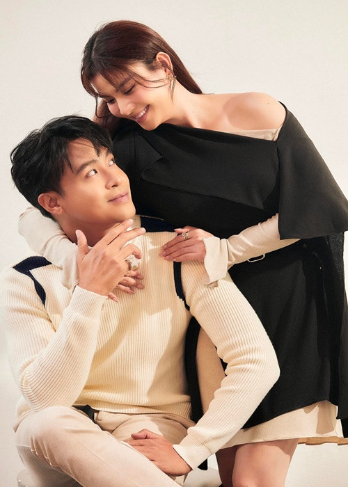 Trong cuộc phỏng vấn với Vnexpress hồi tháng 2/2022, Kha Ly chia sẻ, vợ chồng tận hưởng hạnh phúc dù tổ ấm vẫn chỉ có hai thành viên.