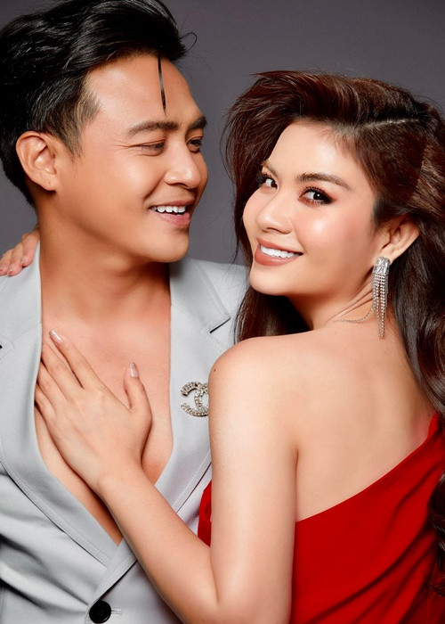 Sau khi kết hôn, vợ chồng Kha Ly đều mong có con. Tuy nhiên, kế hoạch bị tạm hoãn vì Kha Ly bị u tuyến giáp.