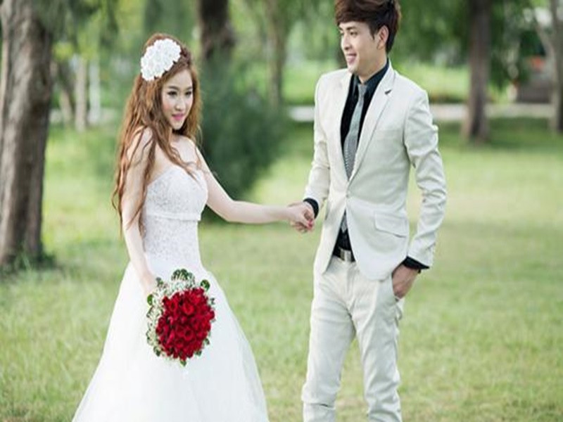 Hồ Quang Hiếu bí mật kết hôn với Ivy Lê năm 2013 nhưng ly hôn chỉ sau 2 tháng làm đám cưới. Ảnh: Khám phá