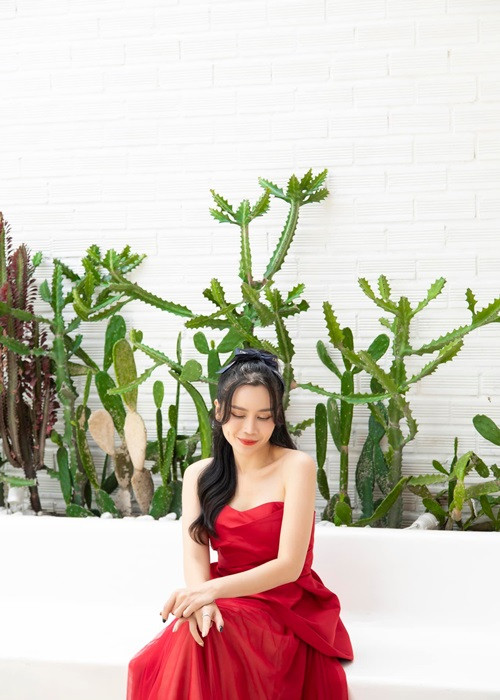 Việc Lưu Hương Giang lột xác ngoại hình cho thấy quyết định dao kéo của nữ ca sĩ là đúng đắn.