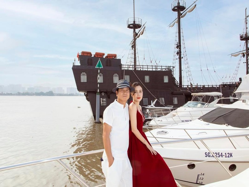 Lưu Hương Giang và Hồ Hoài Anh kết hôn năm 2009. 10 năm sau đó, cả hai bí mật ly hôn nhưng sau đó lại tái hợp.