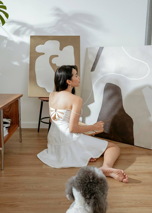 Khi sang Hàn Quốc phẫu thuật thẩm mỹ, nữ ca sĩ trốn Hồ Hoài Anh khiến nam nhạc sĩ giận, không nói chuyện một tuần, trong khi mẹ ruột Lưu Hương Giang suy sụp và khóc suốt ngày vì sợ con gái sẽ gặp di chứng.