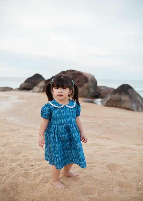 Bé Nấm sinh năm 2020, có vẻ ngoài rất đáng yêu.