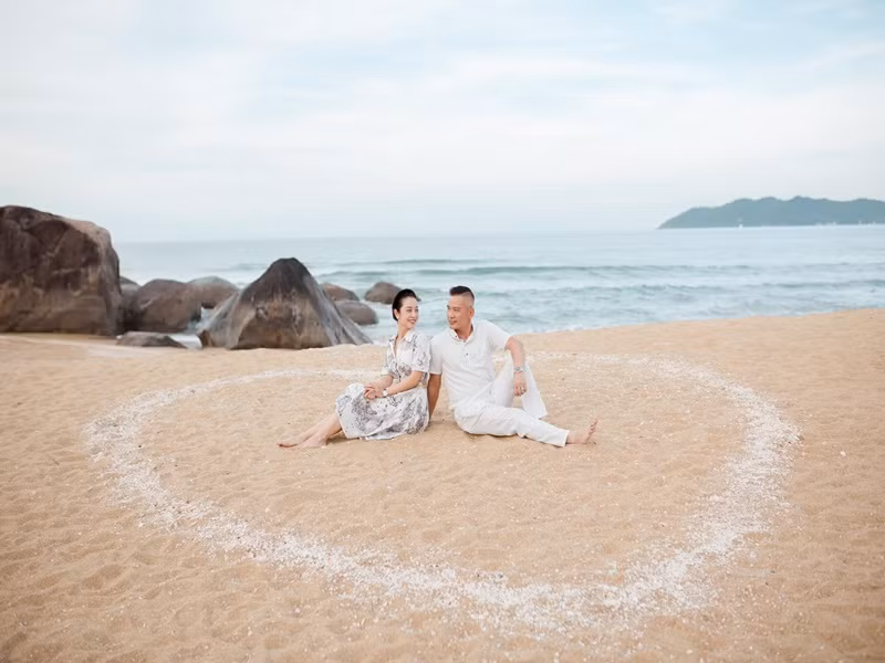 Vợ chồng Jennifer Phạm có những khoảnh khắc lãng mạn trong chuyến nghỉ dưỡng mới đây.