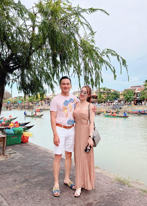 Năm 2021, Chi Bảo thông báo giải nghệ sau khi đăng ký kết hôn với Thùy Chang. Ảnh: FBNV