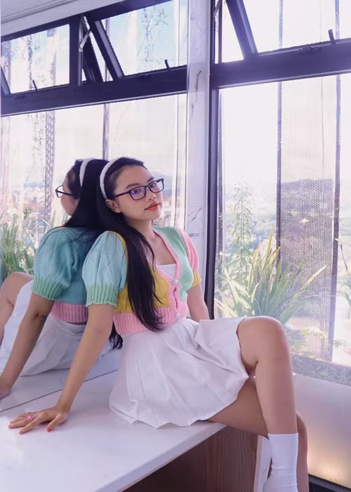 Phương Mỹ Chi không chia sẻ chuyện hẹn hò nhưng từng bật mí gu bạn trai lý tưởng của cô không phải trai Hàn Quốc mà là kiểu da ngăm rám nắng, cứng cỏi, phải điềm đạm. Ảnh: FBNV