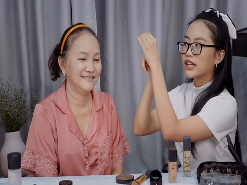 Về tiêu chí chọn con rể, mẹ của Phương Mỹ Chi từng chia sẻ: “Bên ngoài không cần đẹp trai quá, chỉ cần coi được, biết làm ăn, vươn lên và thương yêu vợ là được”. Ảnh: Giao thông