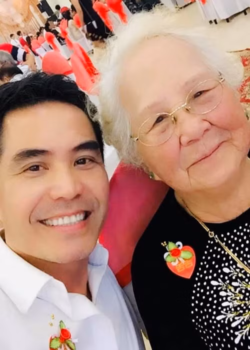 Trung Dũng dành nhiều thời gian cho gia đình ở tuổi 49.