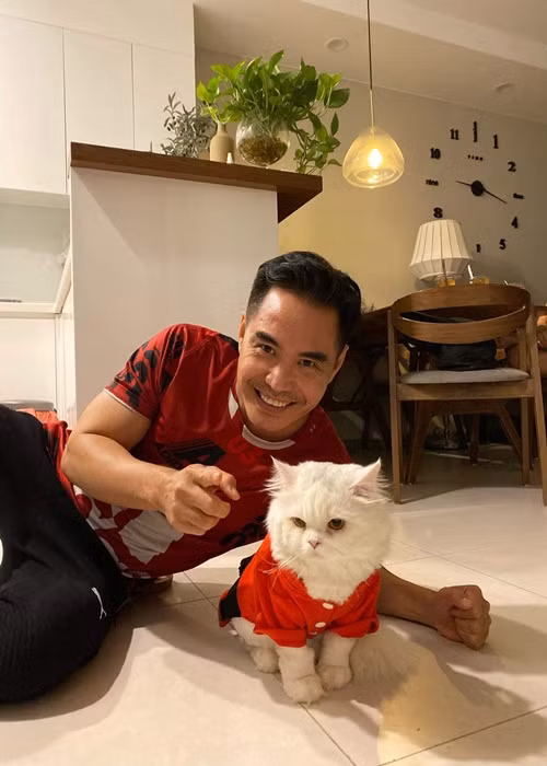 Mới đây, trong cuộc phỏng vấn với VTC News, diễn viên Trung Dũng cho biết, anh đang yêu xa vì nửa kia ở nước ngoài. Người yêu nhỏ tuổi hơn nam diễn viên khá nhiều. Trung Dũng không hé lộ danh tính lẫn hình ảnh người yêu.