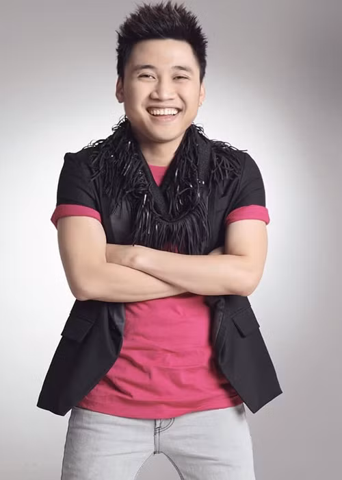 “Thánh hát nhép”chia sẻ, ban đầu, anh rất e dè khi đề cập đến vấn đề giới tính vì sợ mất fan, khán giả. Tuy nhiên, khi nhận ra điều khán giả quan tâm nhất là sự lao động và cống hiến của nghệ sĩ, anh quyết định thẳng thắn công khai giới tính thật của mình. Ảnh: FBNV