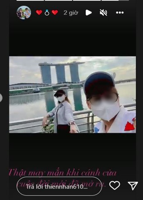 Thiện Nhân dọn khỏi nhà và sống cùng N.T từ tháng 1/2022. Mới đây, cô cắt đứt liên lạc với gia đình để đòi lại quyền truy cập fanpage mang tên mình. Ảnh cắt từ clip