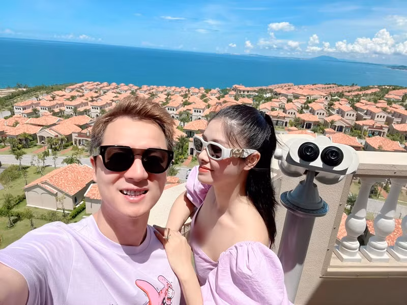 Thủy Anh thoải mái diện những trang phục giúp cô những lợi hình thể đẹp.