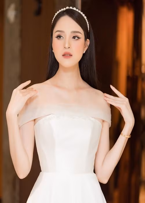 Nàng á hậu hiện tại sở hữu vóc dáng thon gọn, gương mặt trẻ đẹp.