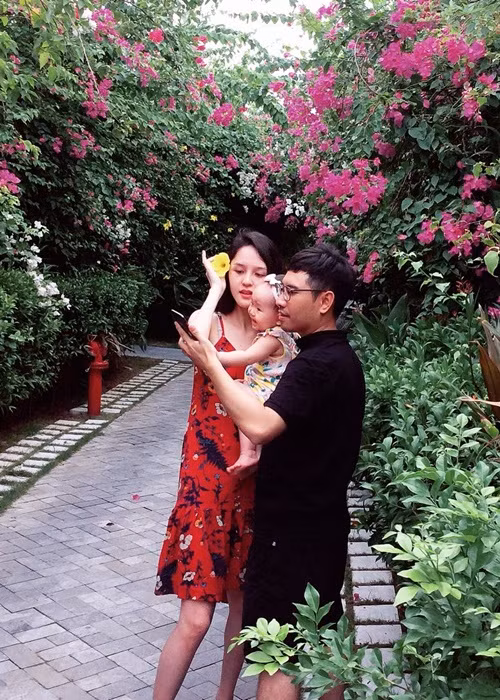 Nàng á hậu hiếm khi chia sẻ hình ảnh chồng con.