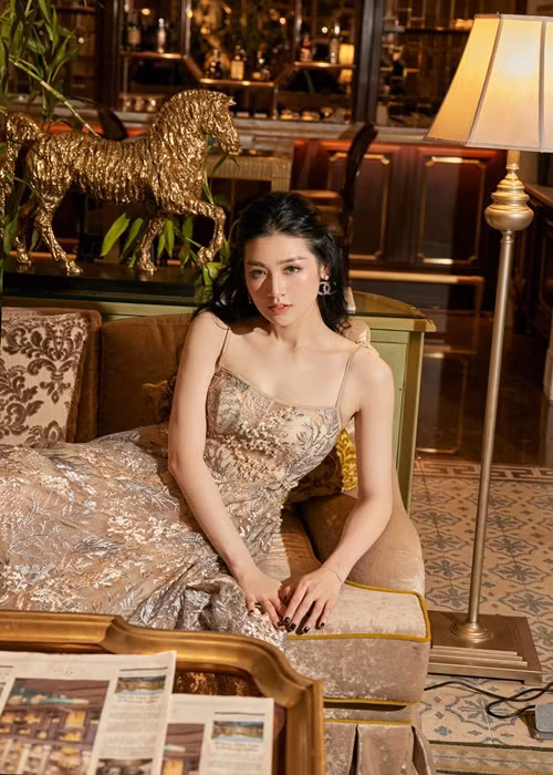 Bà mẹ một con quay lại hoạt động giải trí sau khi con trai cứng cáp.