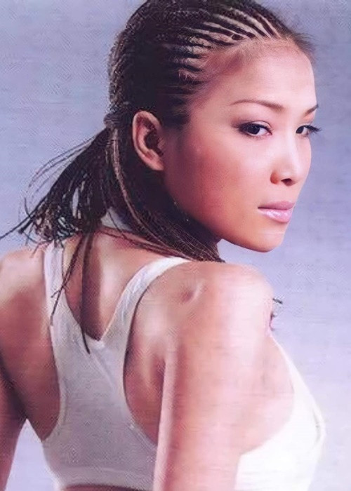 Hồng Ngọc từng có thời mê tóc tết. Ảnh: FBNV