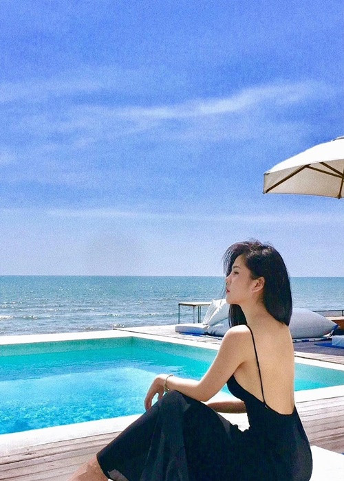 Kết hôn vào cuối năm 2020, nữ MC và CEO Nguyễn Nghiêm Hoàng Nam đang tận hưởng cuộc sống vợ chồng son ngọt ngào.