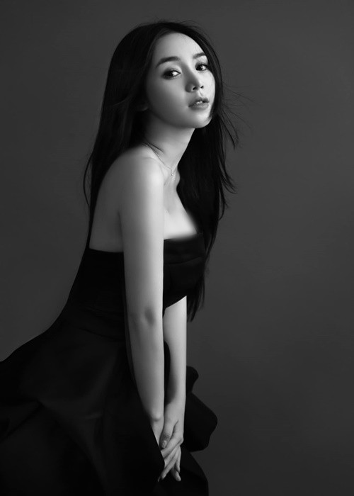 Nữ diễn viên sinh năm 1995 sở hữu vẻ đẹp ngọt ngào, quyến rũ.