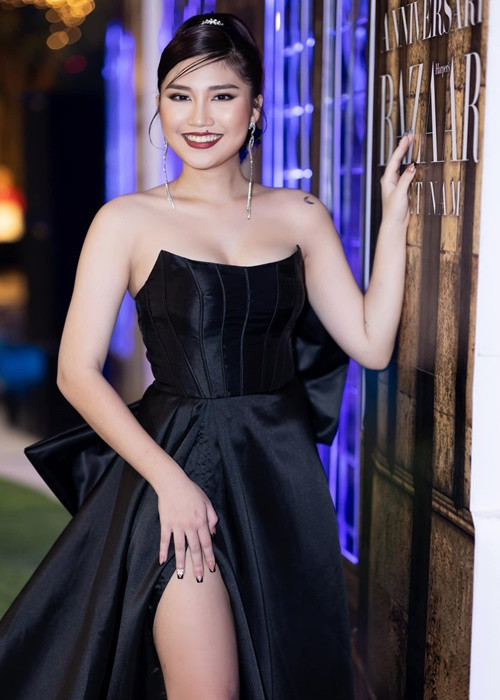 Nauy từng gây chú ý khi ăn mặc gợi cảm tại một sự kiện giải trí.