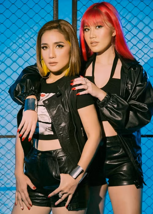 Con gai MC Cat Tuong goi cam tuoi 20, muon tim chong cho me