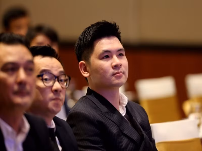 Đỗ Vinh Quang là con út trong gia đình có hai người con trai của ông bầu Đỗ Quang Hiển. Tháng 2/2020, bầu Hiển đưa Vinh Quang vào chức Chủ tịch CLB Hà Nội. Ảnh: Sức khỏe và đời sống