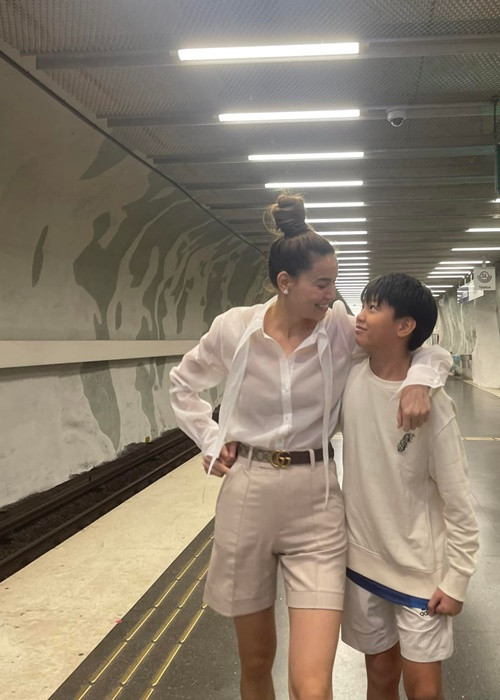 Subeo - con trai riêng của Hà Hồ cũng có mặt trong chuyến đi.