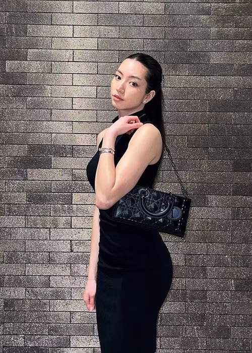 Con gái Thanh Hà sở hữu vóc dáng bốc lửa với vòng ba nảy nở, eo thon gọn cùng vòng một căng đầy. Ảnh: Instagram