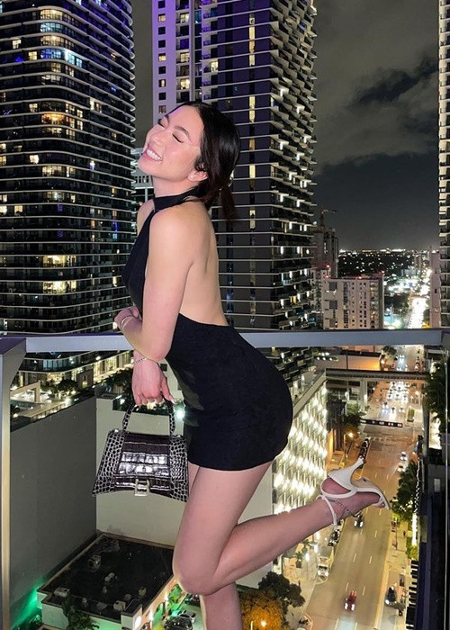 Isabella Quỳnh Tiên Hồ sinh năm 1999, là ái nữ của ca sĩ Thanh Hà. Ảnh: Instagram