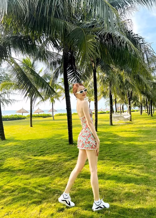 Thiều Bảo Trang ngày càng trẻ trung, gợi cảm, không còn là cô nàng tomboy hồi mới bước chân vào showbiz.