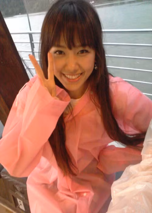 Ở Việt Nam, Hari Won từng tham gia "Bước nhảy xì tin" vào năm 2007, một cuộc thi hát vào năm 2011. Đến năm 2013, cô gây chú ý khi tham gia cuộc thi Cuộc đua kỳ thú. Ảnh: FBNV