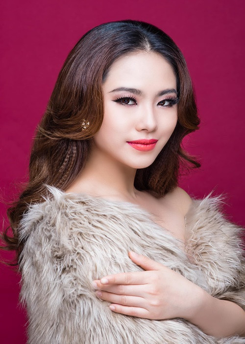 Lương Bích Hữu từng hẹn hò Khánh Đơn. Cả hai có một cô con gái chung nhưng cuối cùng vẫn chia tay.