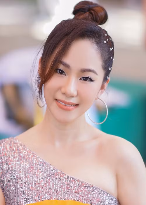 Hồi tháng 5 vừa qua, trong một đêm diễn tại Đà Lạt (Lâm Đồng), Lương Bích Hữu tiết lộ, cô từng 3 lần nhiễm COVID-19, phải từ chối tất cả lời mời show trong và ngoài nước.