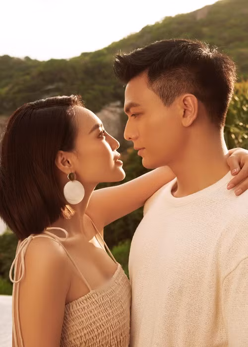 Nam người mẫu từng chia sẻ, vì quay một phân cảnh nóng trong “Gái già lắm chiêu” 2 cùng Lan Ngọc, Xuân Tiền và bạn gái đã phải chia tay nhau thời điểm ấy.