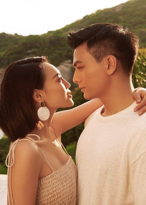 Nam người mẫu từng chia sẻ, vì quay một phân cảnh nóng trong “Gái già lắm chiêu” 2 cùng Lan Ngọc, Xuân Tiền và bạn gái đã phải chia tay nhau thời điểm ấy.