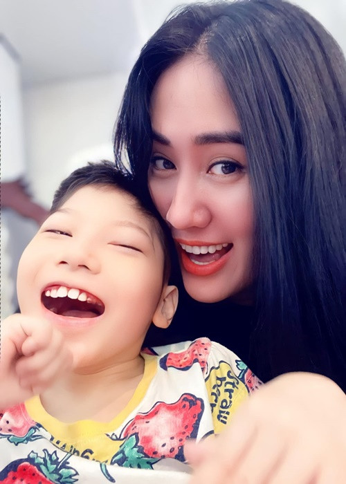 Con gái của Minh Cúc năm nay 11 tuổi.