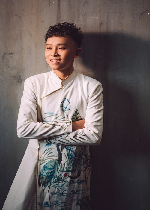 Theo lời Quang Chí, trong những năm còn ở công ty quản lý, Hồ Văn Cường không phải là gương mặt quá hot. Quang Chí cho biết, khi đoạt quán quân, cát-sê của Hồ Văn Cường chỉ ở mức 30 triệu đồng/show. Sau này, khi đi diễn với Phi Nhung, cát-sê của Hồ Văn Cường chỉ 10 triệu đồng/show. Ảnh: Fanpage