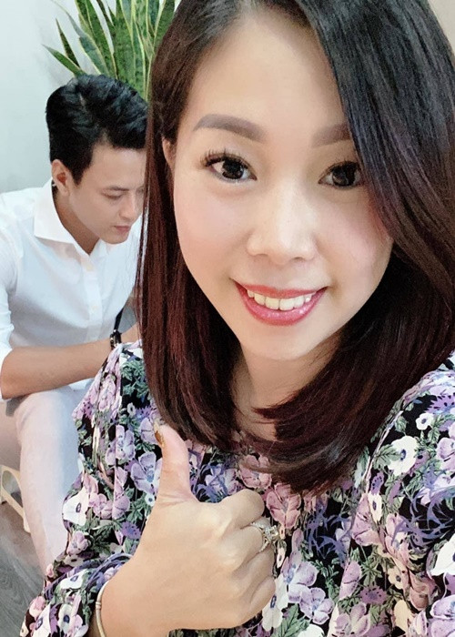 Anh Đào khéo giữ chồng nhờ, thấu hiểu công việc diễn xuất của chồng. Cô từng chia sẻ: “Tôi rất tôn trọng công việc của chồng và sau nhiều năm tôi cũng đúc kết và tiết chế được khá rõ đâu là công việc, đâu là riêng tư”. Ảnh: Thế giới điện ảnh