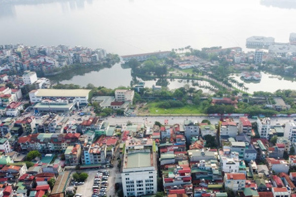 Dự án công viên có diện tích gần 30.000m2 tọa lạc ở địa chỉ 151-153 Yên Phụ (quận Tây Hồ, Tp.Hà Nội) đã bị bỏ hoang nhiều năm nay. 