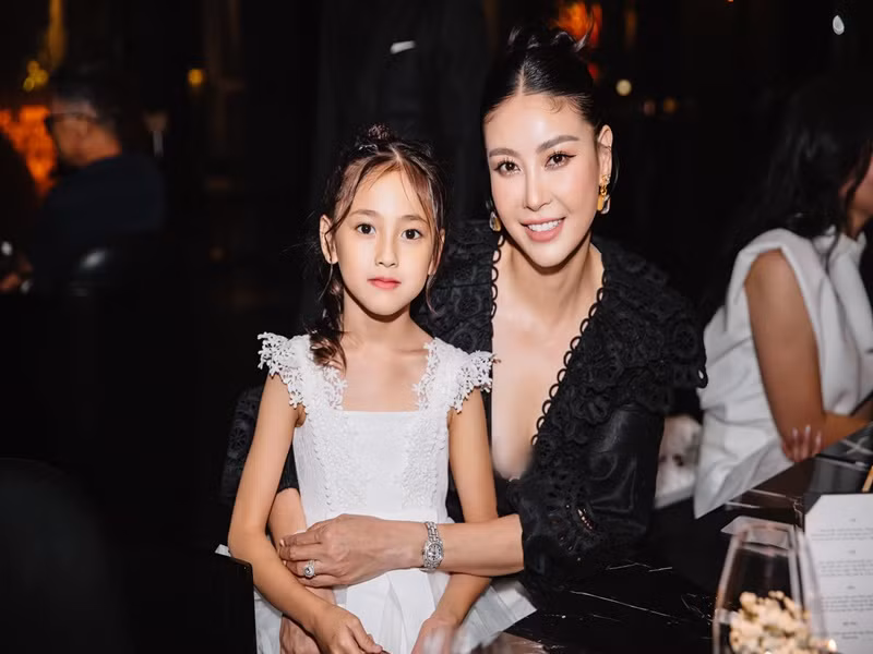 Con gai sinh ra da “ngam thia vang” cua vo chong Ha Kieu Anh