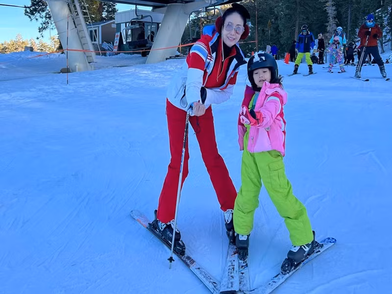 Bé Viann tự lập từ khi còn rất nhỏ. Cô nhóc không bao giờ quên hay quăng đồ bừa bãi, chơi xong là dọn dẹp ngăn nắp.