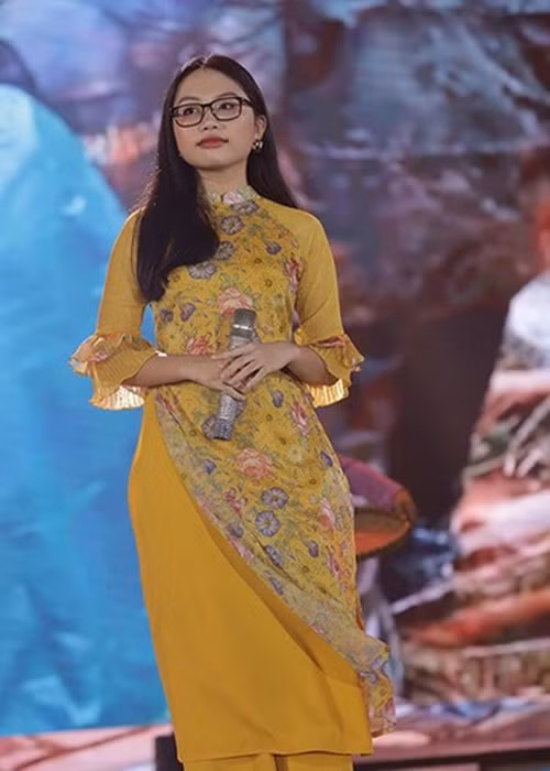 Phương Mỹ Chi đặt mục tiêu phát triển sự nghiệp để mua nhà lớn hơn và xe hơi cho gia đình. Ảnh: FBNV