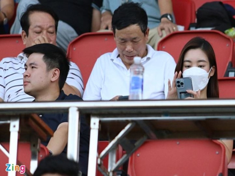 Soi tinh duyen cua My Linh va 2 a hau HH Viet Nam 2016