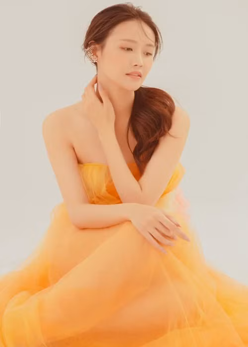 Một số khán giả cho rằng hành động của Trương Mỹ Nhân là “vạch áo cho người xem lưng”, “không tròn chữ hiếu”. Tuy nhiên, không ít người tỏ ra đồng cảm với Trương Mỹ Nhân, cho rằng đây là việc cực chẳng đã.